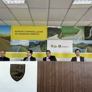 Mesa de autoridades da solenidade
